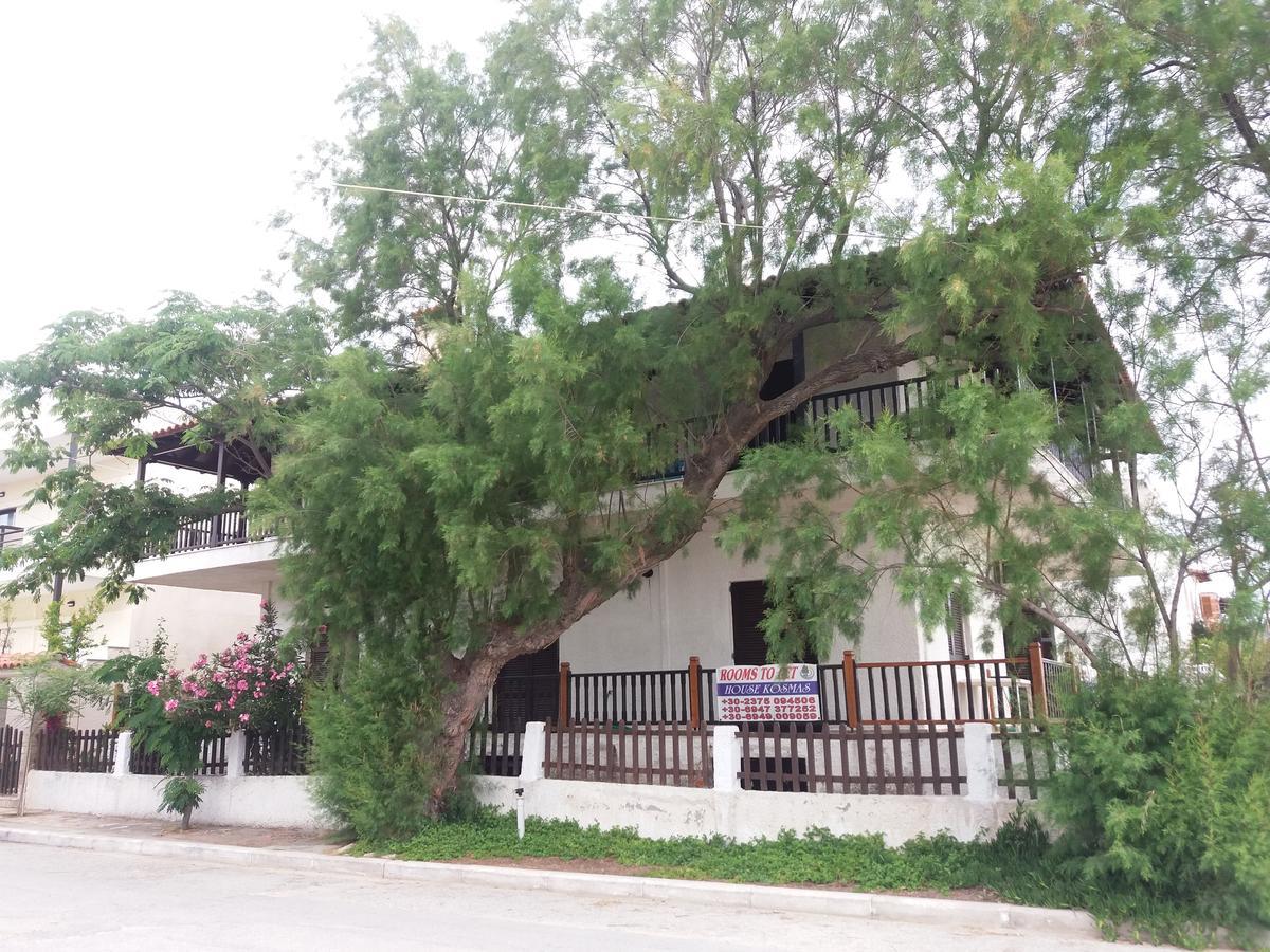 House Kosmas On The Beach Sarti Exteriér fotografie